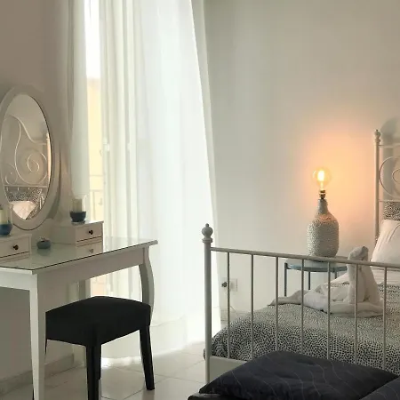 Affittacamere Vecchia Paradiso - A Un Passo Dal Mare 4*