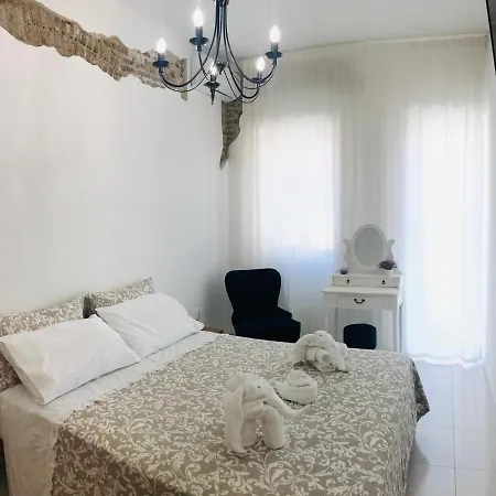 Affittacamere Vecchia Paradiso - A Un Passo Dal Mare 4*