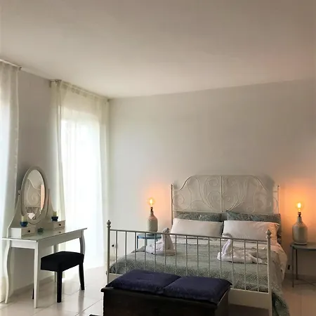Vecchia Paradiso - A Un Passo Dal Mare