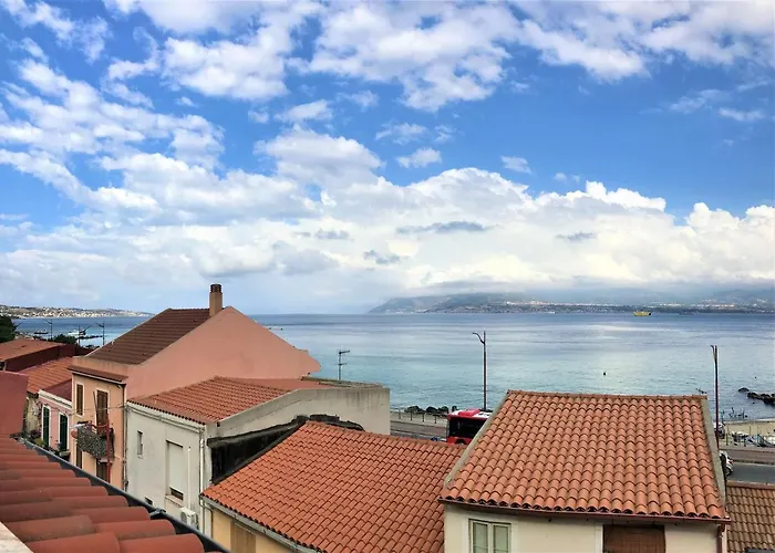 Vecchia Paradiso - A Un Passo Dal Mare مسينا