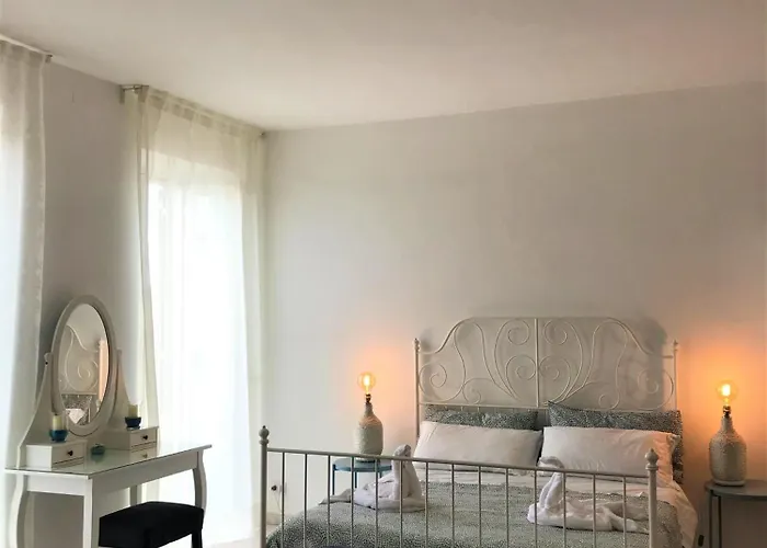 Vecchia Paradiso - A Un Passo Dal Mare