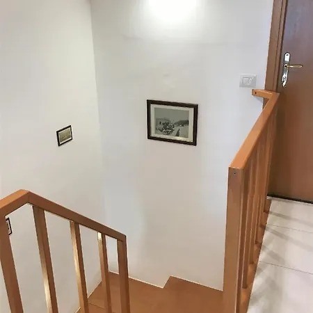 Vecchia Paradiso - A Un Passo Dal Mare