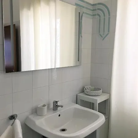 Vecchia Paradiso - A Un Passo Dal Mare