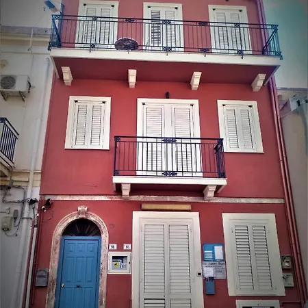 Vecchia Paradiso - A Un Passo Dal Mare בית הארחה מסינה