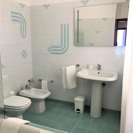 Vecchia Paradiso - A Un Passo Dal Mare